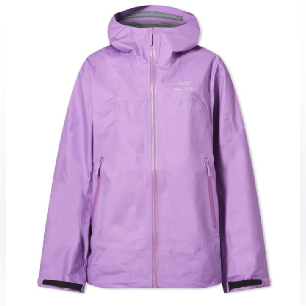 Gently used Arc’teryx Beta Jacket from early 2022.